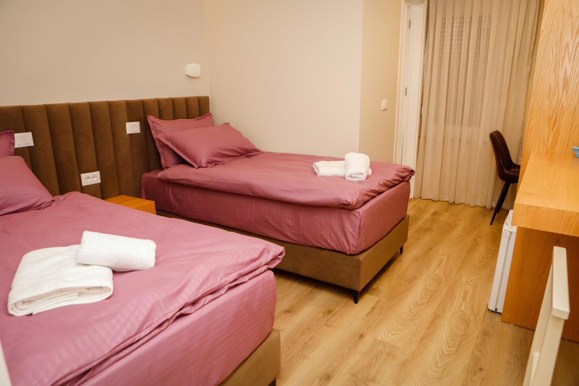 Hotel Petite Maison Hermes 3*
